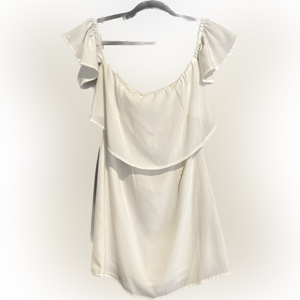Bandeau dress with cute sleeves